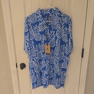 chubbies Blue and White Pineapple Short-Sleeve Button-Down Shirt